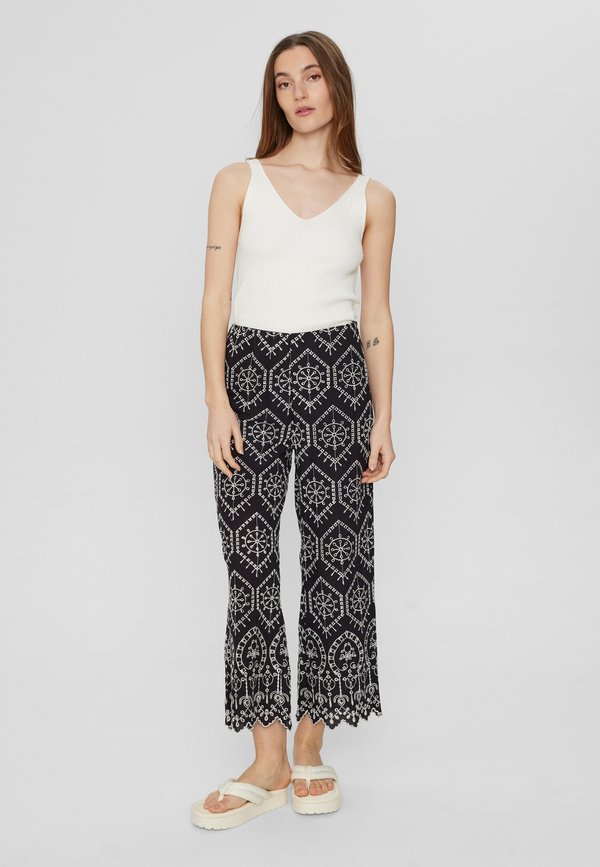 NUEVELYN CROPPED PANTS - Stoffhose - NUEVELYN CROPPED PANTS