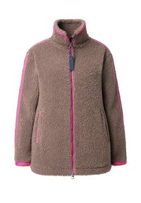 Veste en polaire marron avec une fermeture éclair rose, des bordures le long des manches, des poches et du col, dotée d'un col montant et d'un tissu texturé.