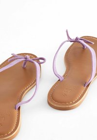 Next FOREVER COMFORT BOW DETAIL REGULAR WIDE FIT - Allassandaalit - lilac purple