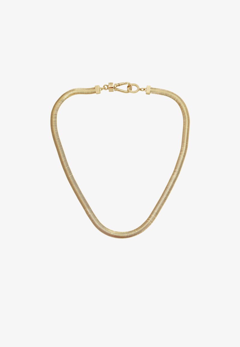 Collana in metallo color oro, design a catena curva a forma di serpente, superficie liscia, chiusura con moschettone, con una finitura lucida.