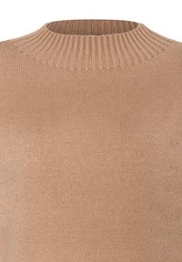 Beige gerippter Strickpullover mit einem hohen, rundem Ausschnitt. Der Stoff sieht weich aus und hat eine glatte Textur sowie ein gleichmäßiges Webmuster.