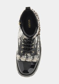 Guess Bottines à lacets - black