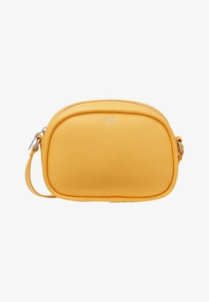 Kleine afgeronde gele leren crossbodytas met een zilveren ritssluiting en GAP-logo op de voorkant in het midden.