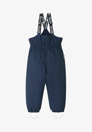 Macacão impermeável azul marinho com cintura elástica, alças ajustáveis e punhos elásticos. Inclui tiras brancas para os pés para um ajuste seguro.