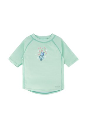 Camiseta de manga corta para protección solar en verde menta con cuello redondo y un dibujo central de una medusa azul caricaturesca sosteniendo burbujas rosas y blancas.