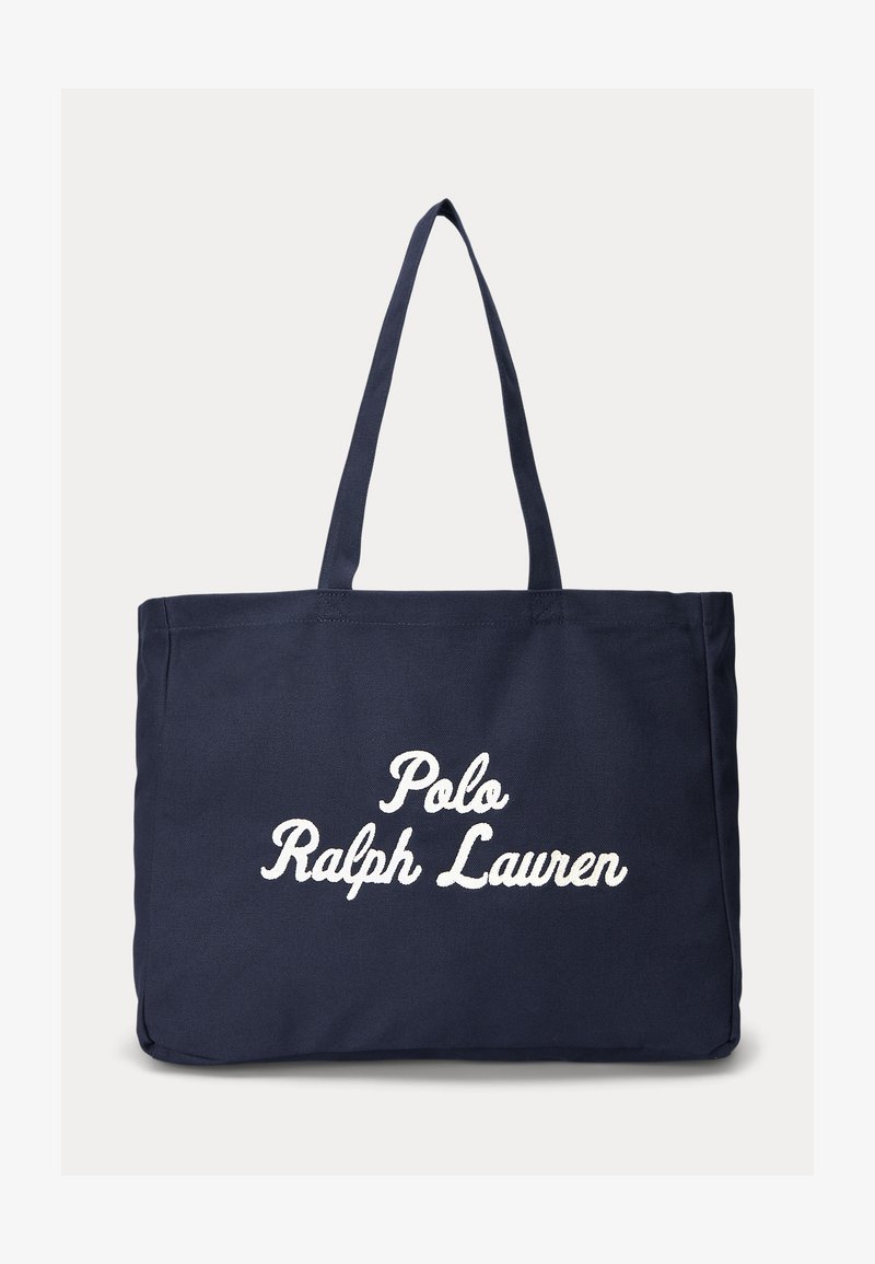 Granatowa torba na ramię z dwoma paskami i białym, haftowanym logo "Polo Ralph Lauren" na przodzie.