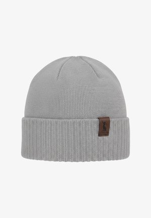 Graue gestrickte Mütze mit umgeschlagenem Rippbund. Mit einem braunen Leder-Logopatch verziert, der mit einer Hirschsilhouette akzentuiert ist. Weiche Textur.