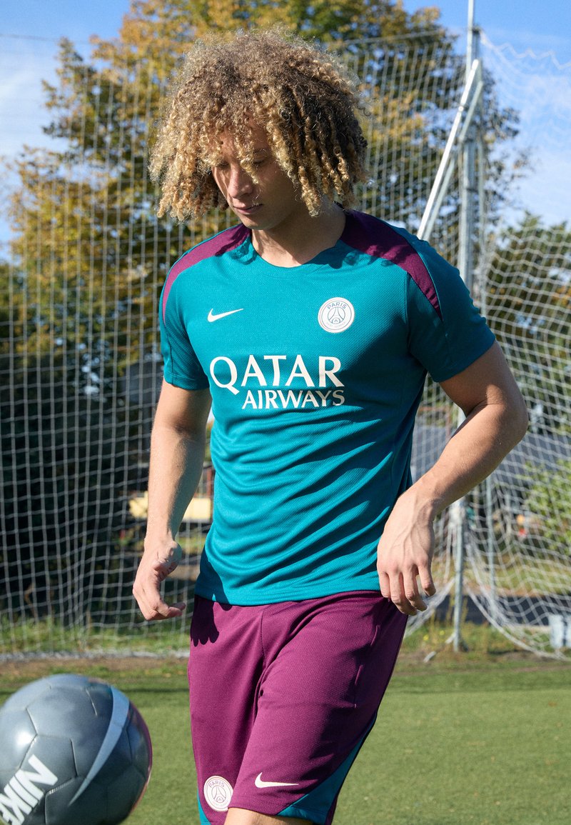 Nike Performance - PARIS ST GERMAIN NIKE DF STRIKE SHORT SLEEVES TOP K - Sporto klubų atributika - geode teal/bordeaux/guava ice, Padidinti