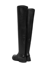 Cizme negre până la genunchi din piele netedă. Prezintă un vârf rotund și o talpă robustă din cauciuc cu textură ribbed și detalii minime.