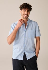 Next STRIPE SHORT SLEEVE - REGULAR FIT - Skjorter - blue