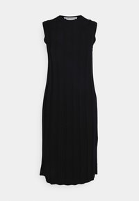 Schwarzes ärmelloses Kleid mit taillierter Silhouette, vertikaler Rippstruktur und Rundhalsausschnitt, das unter dem Knie endet.