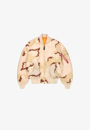 Giacca bomber in un motivo mimetico beige chiaro, con polsini e orlo a coste, chiusura frontale con zip e fodera arancione. Presenta una tasca con zip e un'etichetta rossa.