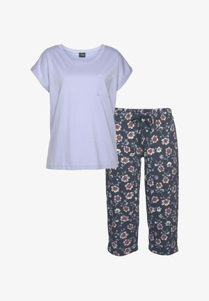 Zweiteiliges Schlafanzugset mit einem helllila T-Shirt mit kurzen Ärmeln und Tasche sowie navyblauen Hose mit Blumenmuster und Kordelzugbund.