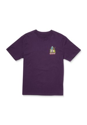Lilla bomulds T-shirt med et lille broderet grafisk motiv af en kat på et fjernsyn, med "VOLCOM" tekst i klare farver.