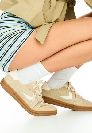 Bershka RETRO - Športni copati - sand