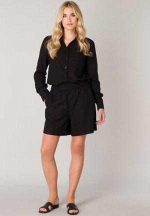 BASE LEVEL YARDA - Shorts - black