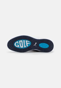 Golf sko såle i marineblå gummi med teksturert mønster. Har "GOLF" preget i hvitt og blå detaljer. Liten logodetalj nær hælen.