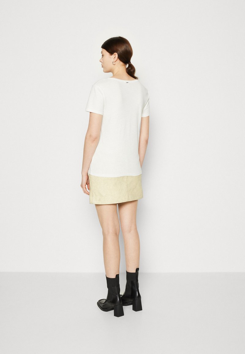 Tissu Jersey Blanc Cassé Haute Couture - 1 Mètre, Pour Couture, Marques Vogue/DMC