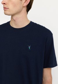 REVOLUTION APPLICATION - T-shirts basic - navy melange