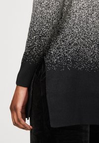 Marks & Spencer Sweter