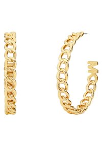 Orecchini a cerchio in oro con un design a catena spessa e finitura lucidata. Un orecchino presenta un accento stilizzato "MK".