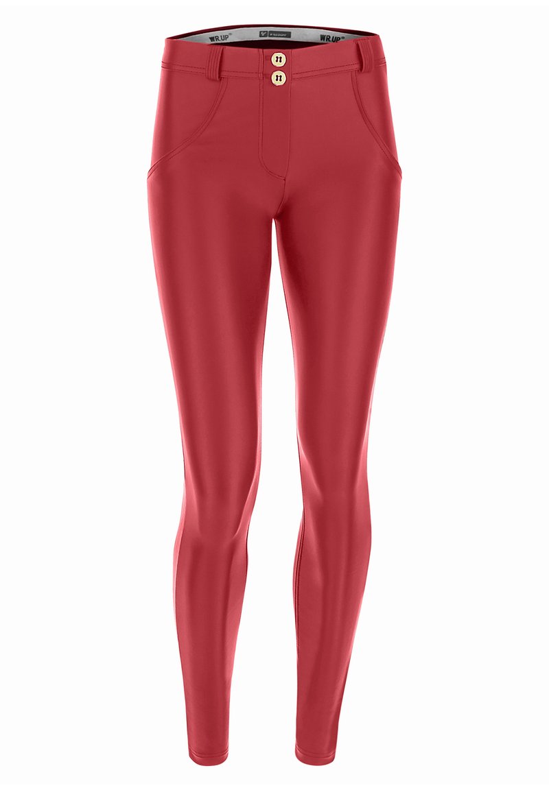 Pantaloni rossi attillati in materiale elasticizzato, con vita alta, due bottoni e tasche laterali. Tessuto liscio con una finitura elegante.