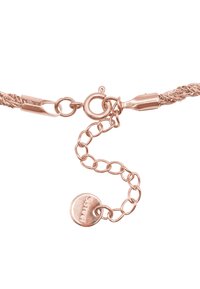 Armband aus Roségold mit einem gedrehten Design, einem Karabinerverschluss, einer Kettenverlängerung und einem runden Anhänger mit dem Text "Edelstahl".