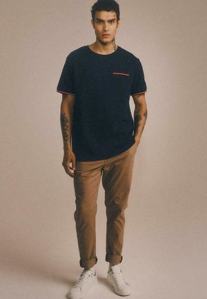 Diverse, - T-shirt z nadrukiem