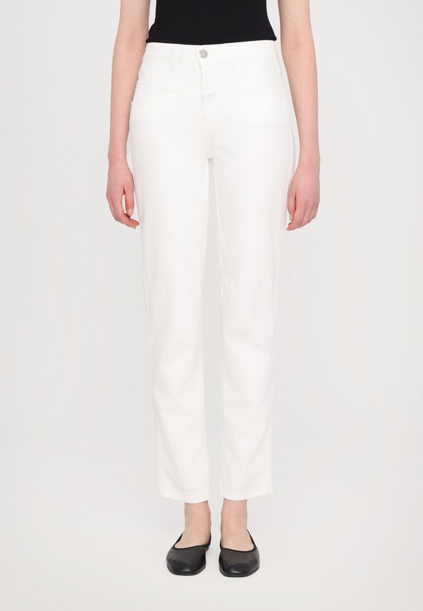 PEDAL PUSHER - Jeans Tapered Fit