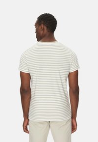 Calvin Klein STRETCH STRIPE - T-Shirt print - white aluminium stripes