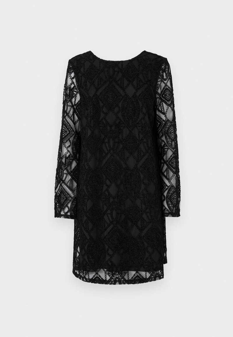 Vestido de encaje negro con mangas largas, que presenta intrincados patrones geométricos y una textura transparente. Escote redondeado y dobladillo a media longitud.