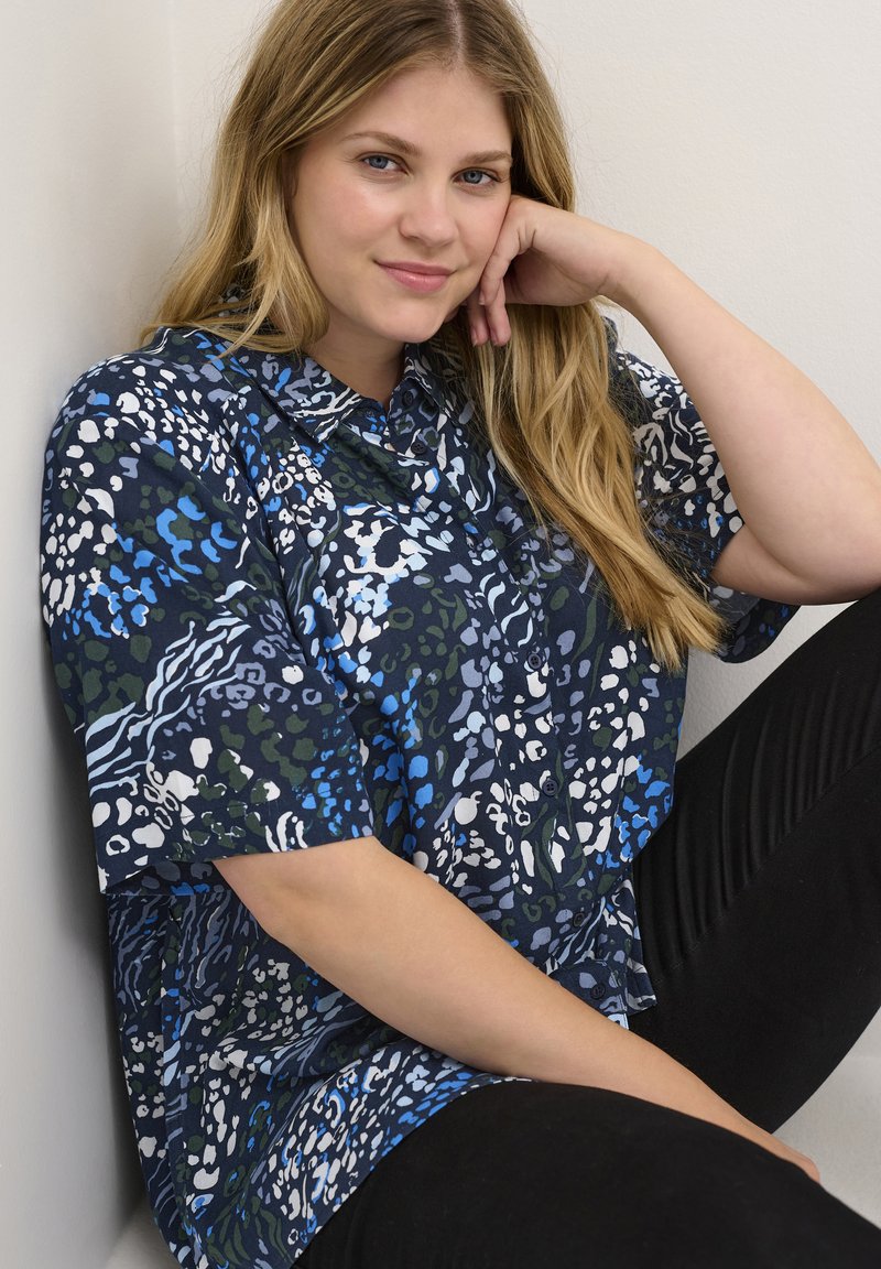 Kaffe Curve Overhemdblouse blauw