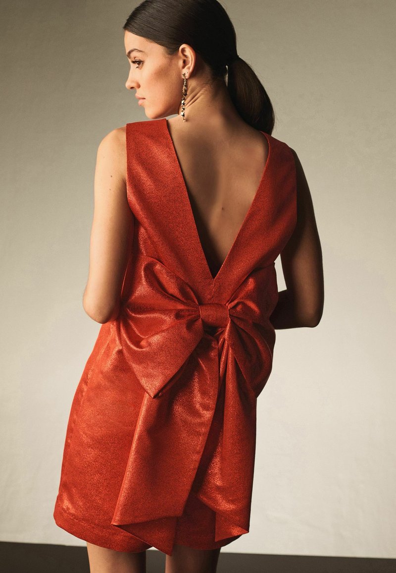 Next BOW BACK GLITTER MINI REGULAR FIT - Cocktail dress / Party dress -  scarlet glitter red/red - Zalando