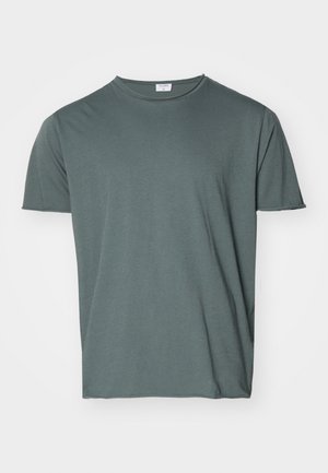 T-shirt à col rond vert foncé, à manches courtes, en tissu doux, coupe décontractée, texture lisse, sans motifs ni accents visibles.