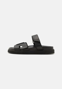 Unselected, black