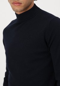 KARL LAGERFELD TURTLE NECK - Džemperis - midnight blue