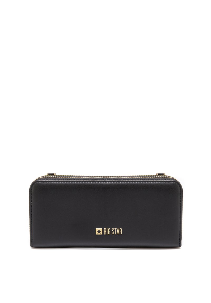 Černá kožená peněženka se zipovým uzávěrem, obdélníkového tvaru, zlatým logem a hladkým povrchem. Jednoduchý design bez dalších vzorů.