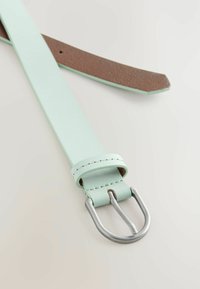 Unselected, mint