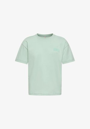 Miętowa koszulka z krótkim rękawem, wykonana z miękkiej tkaniny, z okrągłym dekoltem i małym, jasnoniebieskim nadrukiem "WATERMELON" na lewej piersi.