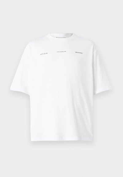 White cotton t-shirt, round neckline, short sleeves. Features printed text: "HZW (25-26)", "HOLZWEILER", and "MEMORIES" in black.