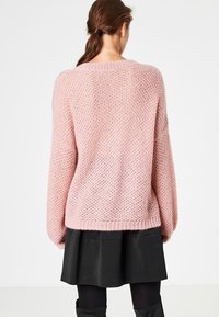 HALLHUBER Stickad tröja - light pink