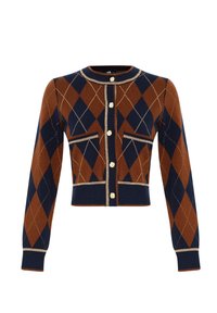 Gekürzte marineblaue und braune Argyle-Strickjacke mit goldenen Zierleisten und dekorativen goldenen Knöpfen, langen Ärmeln und Fronttaschen.