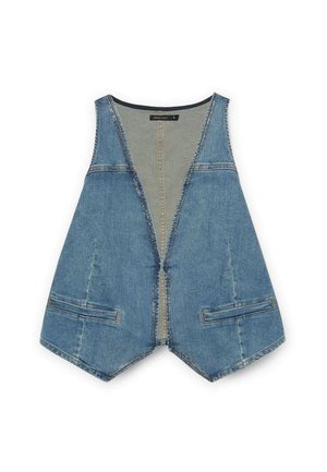 Jeansweste mit V-Ausschnitt, zwei Fronttaschen und einem helleren Denim-Futter. Die Kanten sind mit sichtbaren Nähten verarbeitet.