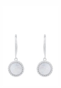Pendientes de gota de plata con piedras de nácar circular enmarcadas por un diseño de cuerda trenzada, montadas sobre ganchos curvados y suaves.