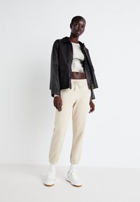 GAP HERITAGE JOGGER - Trainingsbroek - bedrock