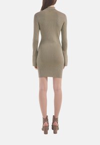 Adlysh Strickkleid - metallic macchiato