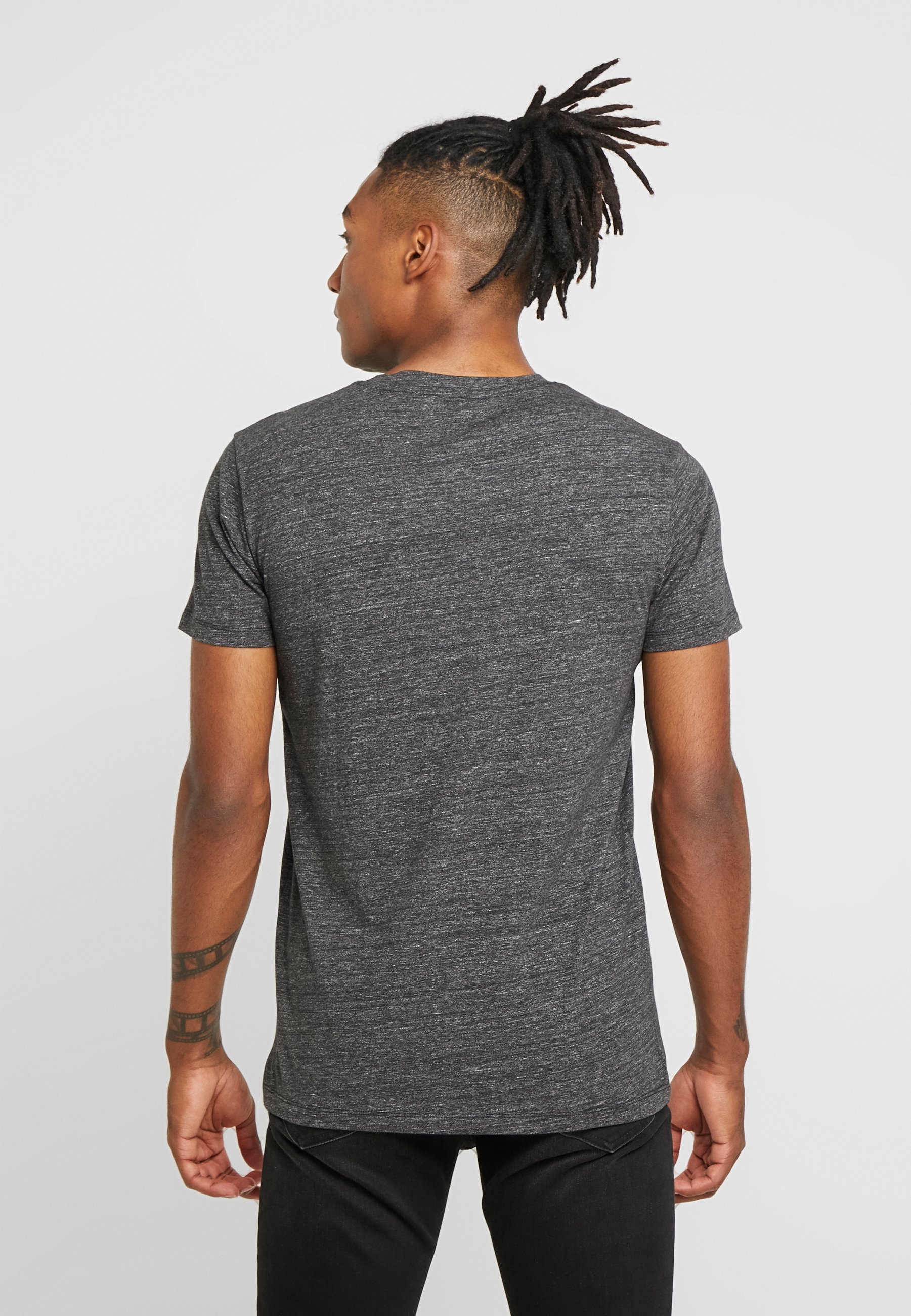 Men ULTIMATE POCKET TEE - Basic T-shirt Men ULTIMATE POCKET TEE - Basic T-shirt