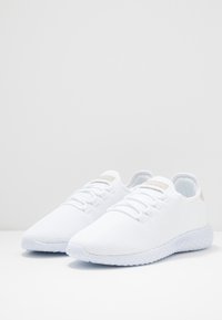 Pier One Sapatilhas - white/grey