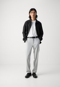 Lindbergh CROPPED LENGTH OVERSHIRT JACKET - Jachetă de vară - black melange