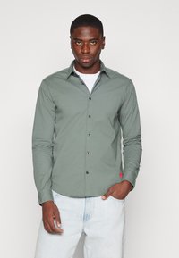 HUGO ERMO - Zakelijk overhemd - dark green